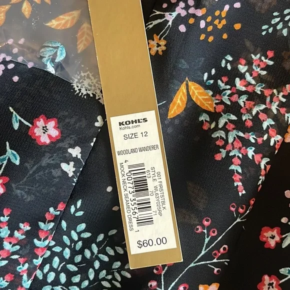 Lauren Conrad Ladies long sleeve, lace neck, with pleated skirt. Fully lined NWT - Picture 10 of 11